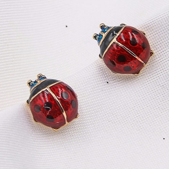 Sale! New Adorable Dainty Little Lady Bug Stud Earrings - Picture 4 of 11